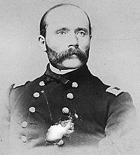 Foto av bokens huvudperson, överstelöjtnant Knut Oscar Broady, tidigast oktober 1862.