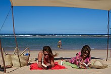 European tourists on the beach, in Inhambane, Mozambique La plage aux dunes de Dovela - 2012-04-28 - 75154574.jpg