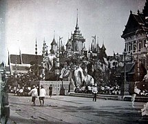 Mount Kailasa was temporarily moved to the front of the Chakri Maha Prasat for the Tonsure ceremony of Prince Maha Vajirunhis in 1886.