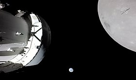 Az Orion a kommunikáció megszakadása és pillanatokkal az első Hold melletti repülése előtt