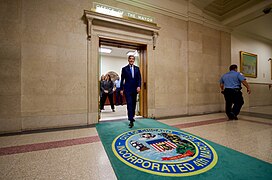 "The Fifth Floor", John Kerry saliendo de la alcaldía (2016)