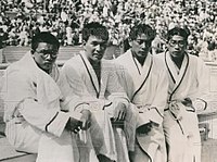 Die japanische Goldstaffel von 1936 (v. l. n. r.): Shigeo Sugiura, Masanori Yusa, Arai Shigeo, Taguchi Masaharu