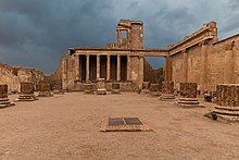 Remains of the Basilica of Pompeii, interior (120 BC) Basilika (Pompeji).jpg