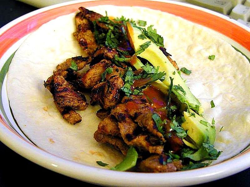 800px-Carne_asada_tacos.jpg