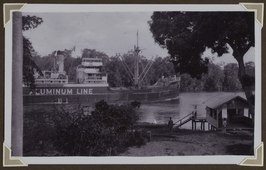 Bauxietschip op de Cottica bij Ephrata (~1930)