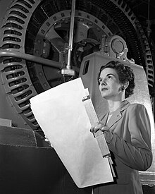 Joyner analiseer die bedryf van 'n windtonnel turbine by Langley Navorsingsentrum in 1952