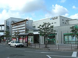 駅舎（駅東側より）