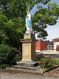 Statue de la Vierge Marie.