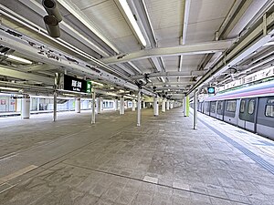 羅湖站月台（2023年2月）