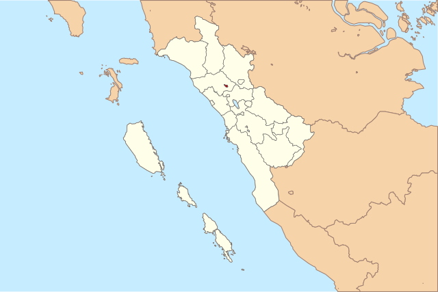 武吉丁宜市在西蘇門答臘省的地理位置
