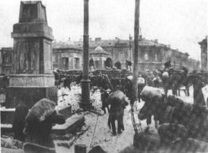 Генерал Н.Н.Юденич армияһының һөжүме ваҡытында Петроградта баррикадалар төҙөү