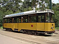 ​ ​ ​ Deze geelgoude kleur was jarenlang de kleur op de bussen en trams van de RET.