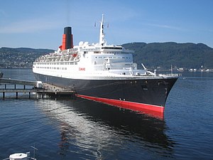 300px-RMS_Queen_Elizabeth_2_in_Trondheim