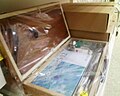 パレットなど油絵の道具込みで市販されている画箱