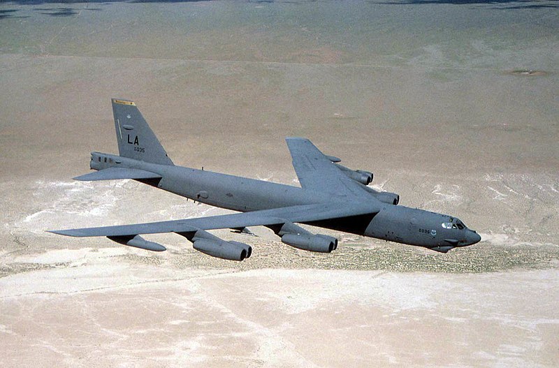 800px-Usaf.Boeing_B-52.jpg