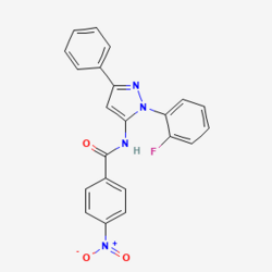 N-(2-(2-fluorofenil)-5-fenilpirazol-3-il)-4-nitrobenzamid