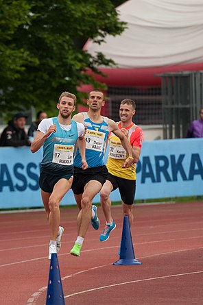 Žan Rudolf (vorne) bei der Salzburg-Gala 2015