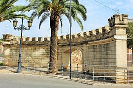 Lienzo junto a la Puerta de Palmas.