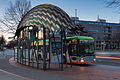 BUSSTOPS-Haltestelle am Platz