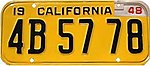 Табличка номерного знака Калифорнии 1948 года на номерном знаке 1947 года.jpg