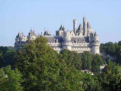 Castelo de Pierrefonds (1857-1870), uma combinação de restauração e imaginação