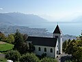 Kirche, im Hintergrund Vevey