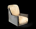 Easy Chair (1927-28) in legno laccato e pelle di capra al Metropolitan Museum of Art