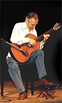 Guitarist John Williams in performance (Cordoba, 1986).jpg