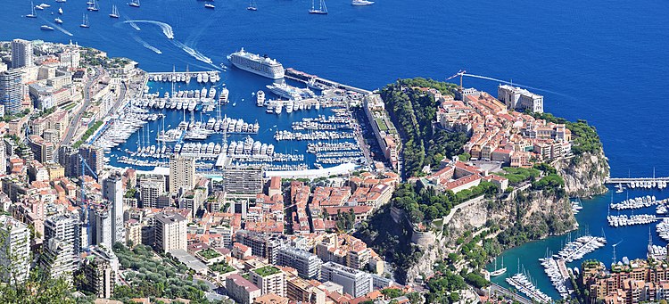 Panoramic view of Monaco City and the port of Fontvieille Hafen und Felsen von Monaco-La Turbie.jpg