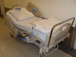 electrically moved hospital bed 2011 Deutsch: ...