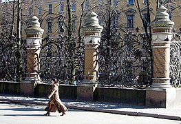 Grille en fer moulé, Palais d'hiver, St-Petersbourg, Russie, 1762.