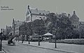 Einer der Triebwagen vor der Grenadierkaserne in der Moltkestraße, nach 1907