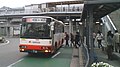 和泉府中を走る南海バスの車両 1 南海本線「泉大津」駅前から出ている。