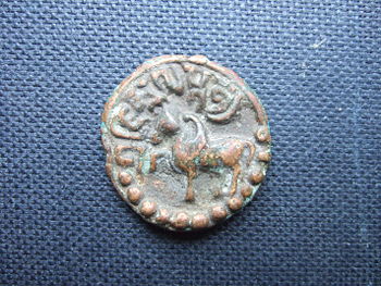 English: Copper coin of Jishnu Gupta (Licchavi...
