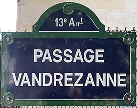 Voir la plaque.