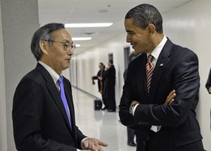 Secretary of Energy Steven Chu (left) meeting ...