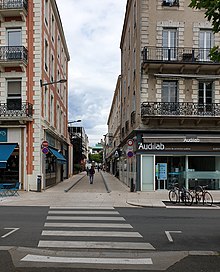 Rue Montaret, l'une des rues piétonnes de Vichy, en juin 2020