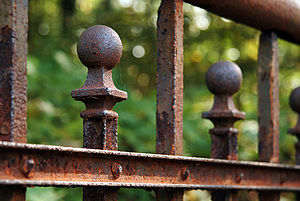 Rusty fence/railing