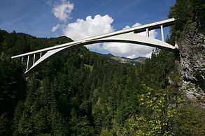 جسر سالجيناتوبيل.