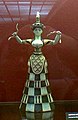 Богиня со змеями из минойской культуры. XVII век до н.э.