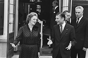 Dries van Agt recevant la Première ministre britannique Margaret Thatcher à la Catshuis, en 1981.