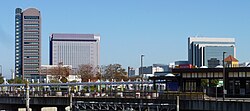 Chiba New Town chūōn rautatieaseman ympäristöä