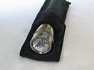 Mini Maglite avec son étui.