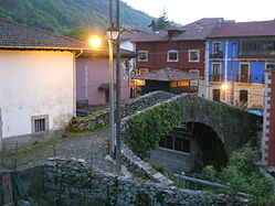 Puente Conceyu sur le ruisseau "Arroyo de la Ría"