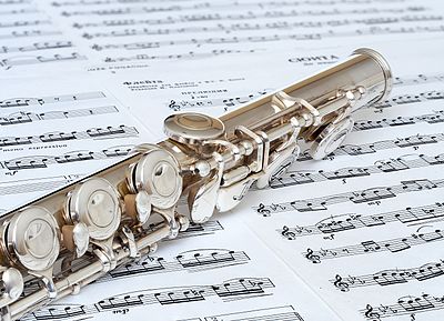 Slika:Flute with musicial notes.jpg