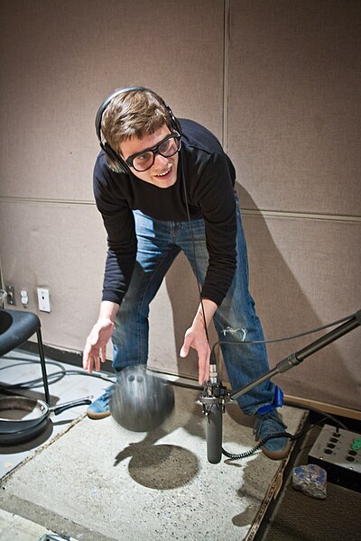 File:Foley Room at the Sound Design Campus.jpg