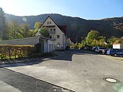 Haus Olgahöhle, Olgastraße 31, Eingang zur Olgahöhle in dem garagenähnlichen Flachbau links