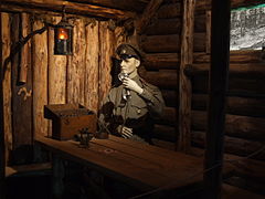 Soldat russe de la Première guerre mondial au téléphone.