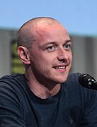 James McAvoy interprète Lord Asriel.