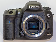Description de l'image Jan2015 Canon EOS 7D Mark II Body-Crop.jpg.